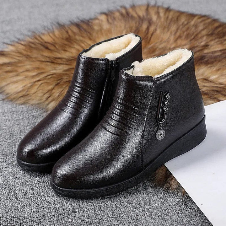 Bequeme Damen Winterstiefel mit Reißverschluss in Braun