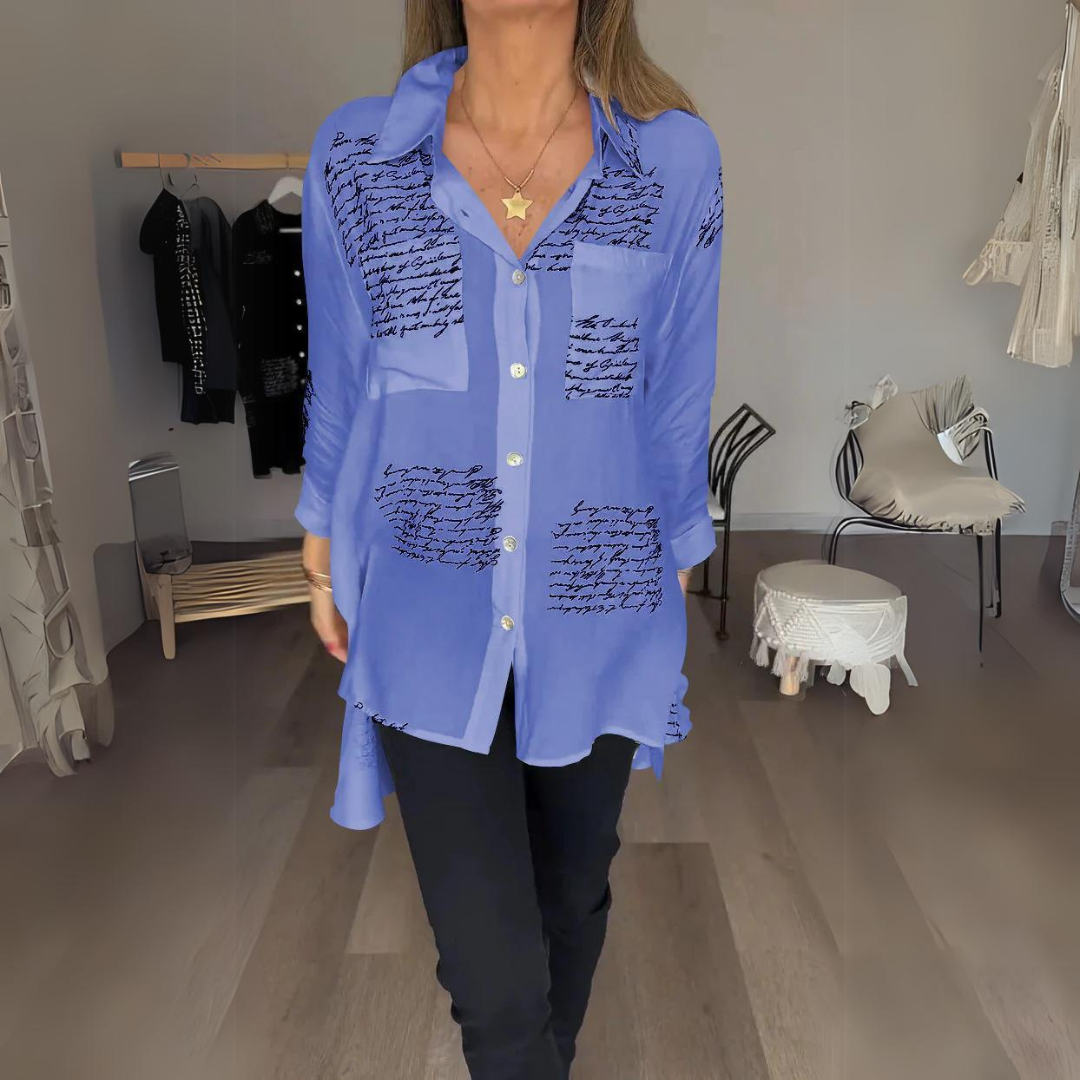 Blusa Abotonada con Estampado Manuscrito en Morado