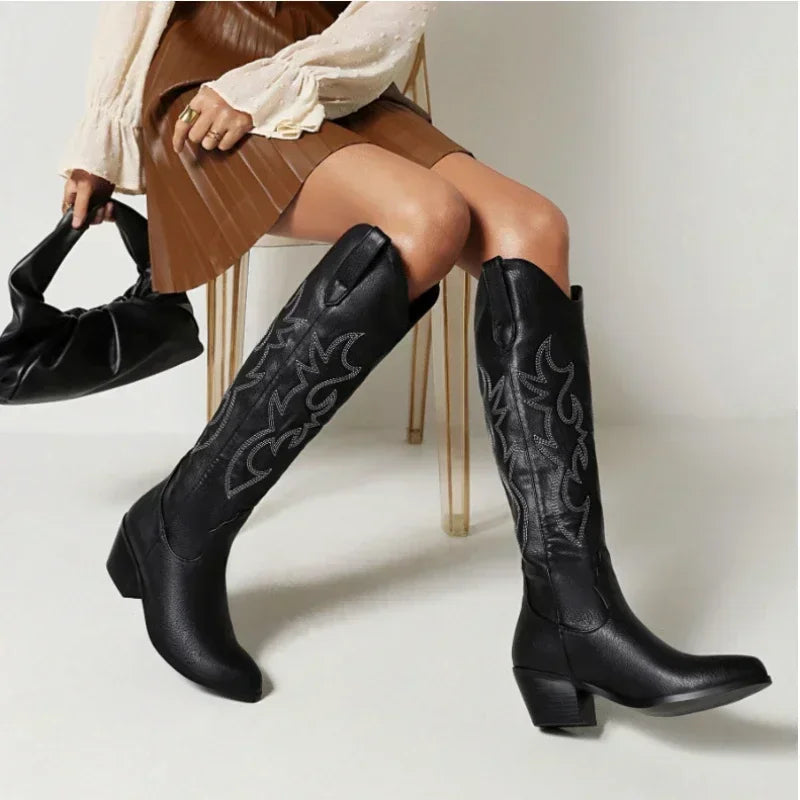 Botas de cuero estilo cowboy hasta la rodilla