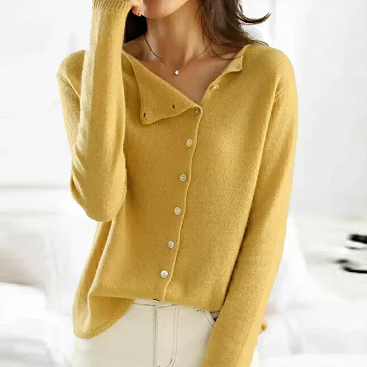 Cardigan Suave y Versátil en Amarillo