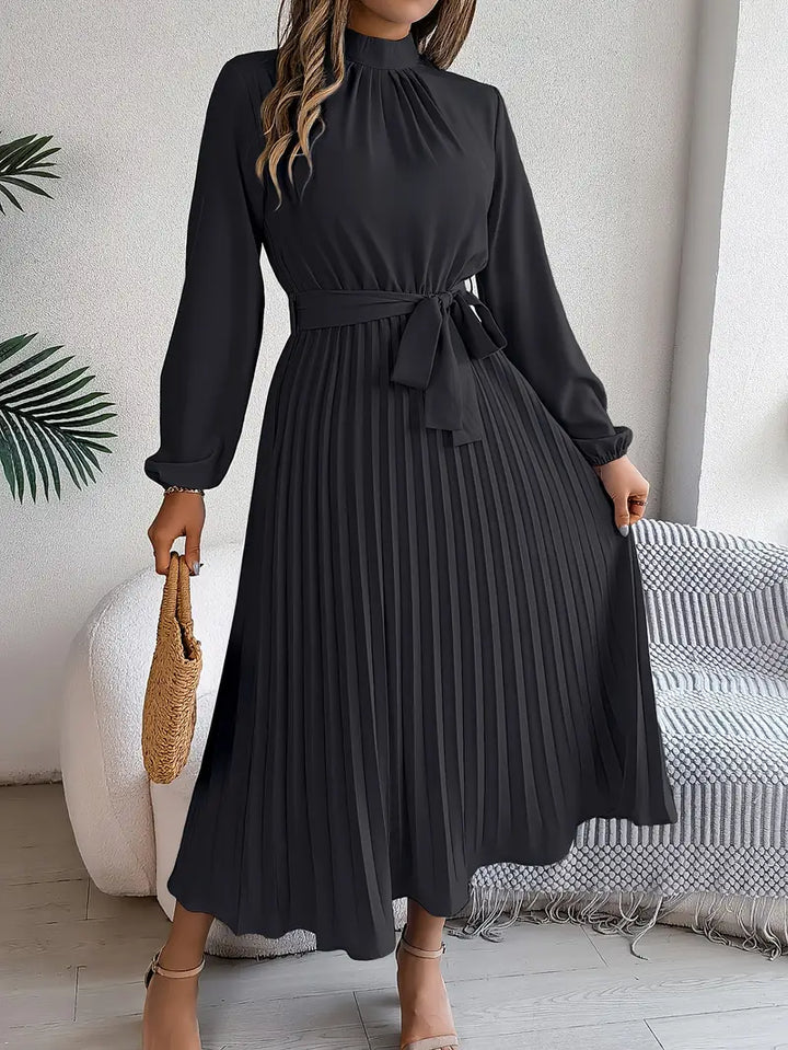 Damen Langes Abendkleid im Plissee-Stil in Schwarz