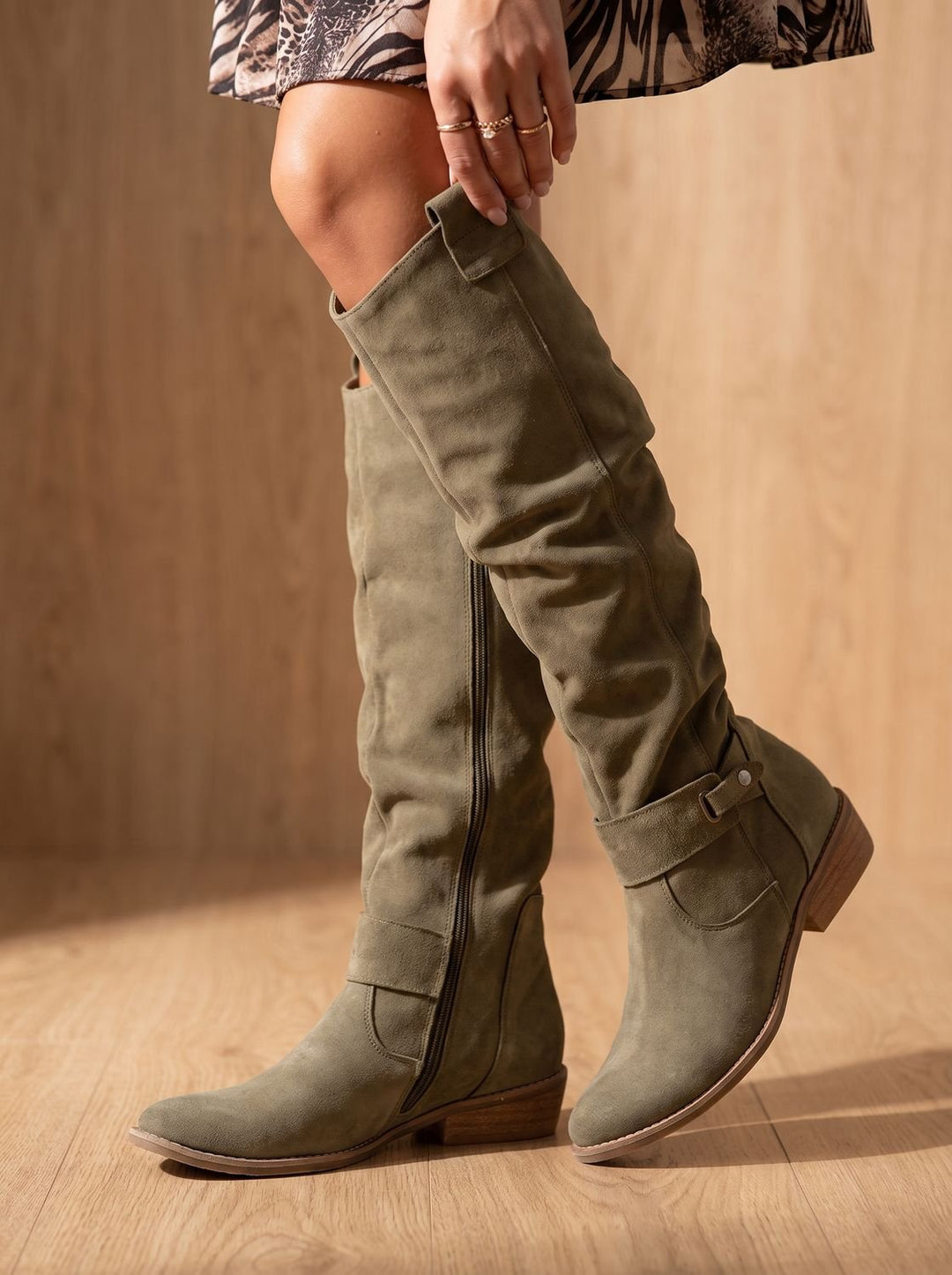 Damen Lederstiefel Knielang lockerer Schnitt in Grün
