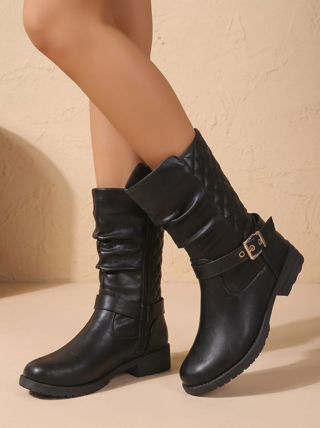 Damen Lederstiefel mit Blockabsatz und gerafftem Schaft in Goldfarben 4