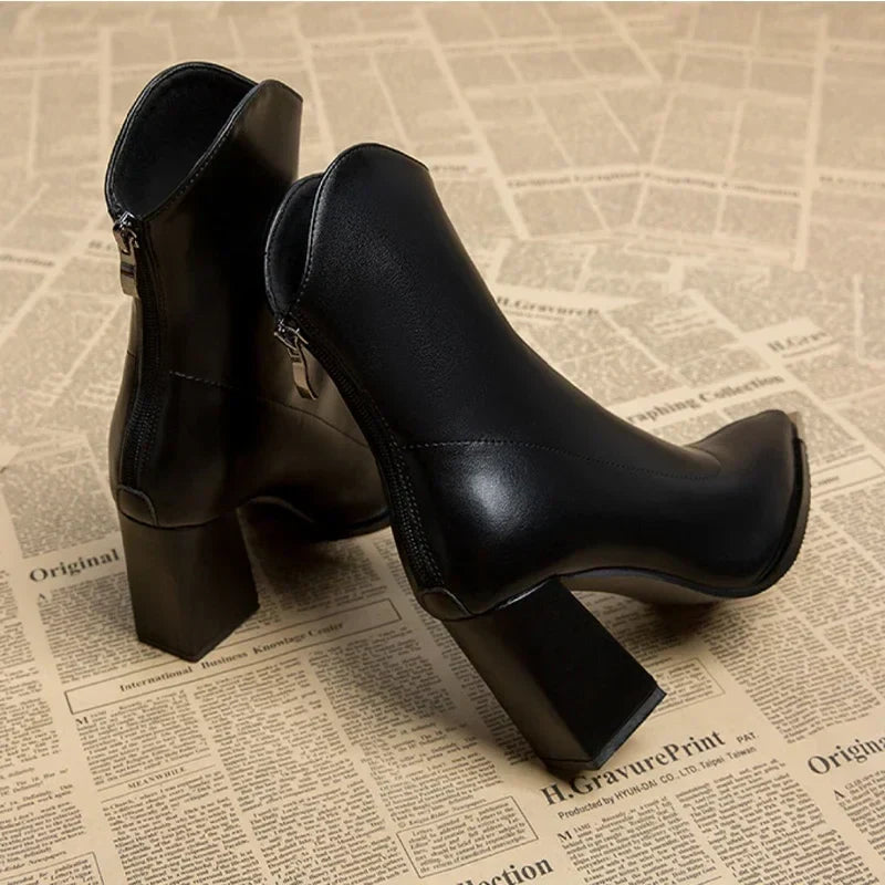 Damen Stiefeletten mit Absatz in elegantem Stil (11)
