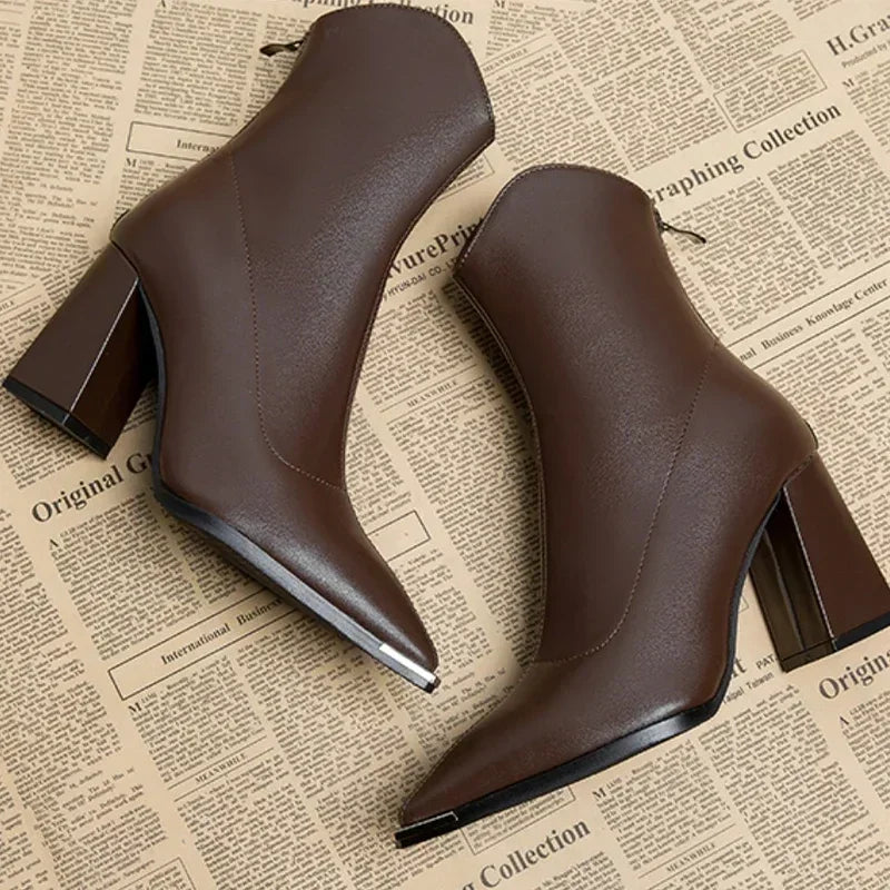 Damen Stiefeletten mit Absatz in elegantem Stil (8)
