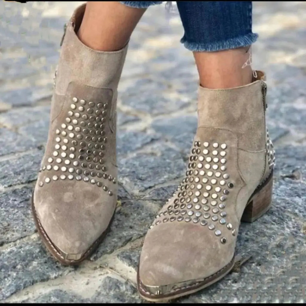 Damen Stiefeletten mit kantigen Nieten-Details (4)