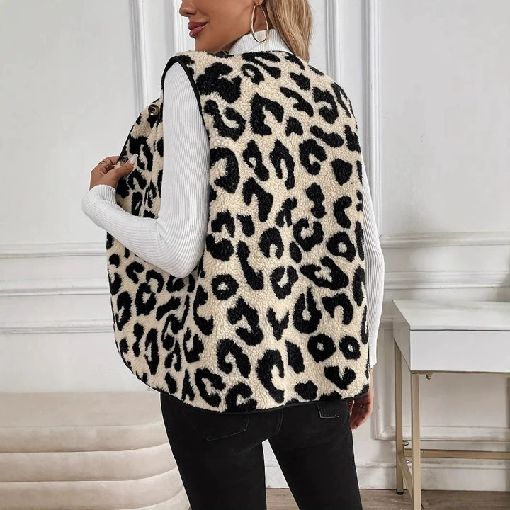 Damen Strickjacke ärmellos mit feinem Muster (3)