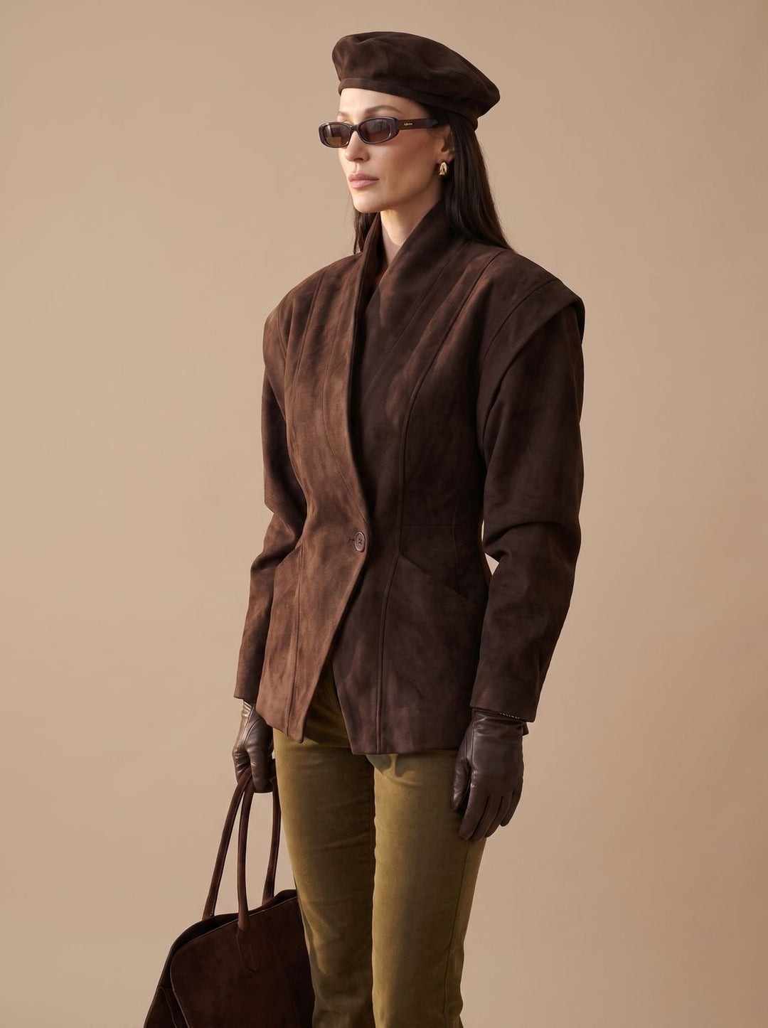 Damen Wintermantel aus Wildleder-Optik im Wickel-Stil (3)