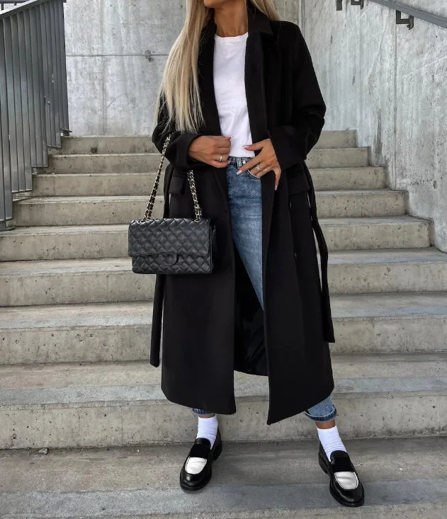 Damen Wintermantel im klassischen Trench-Stil in Schwarz