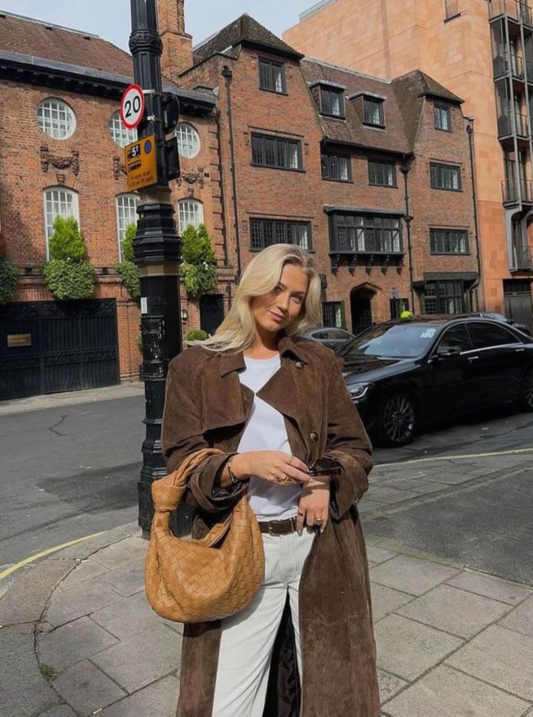 Damen Wintermantel im Trenchcoat-Stil aus Wildleder (5)