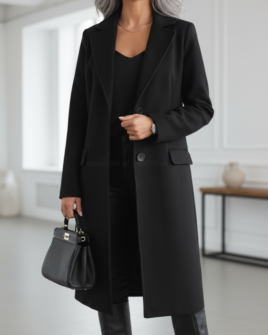 Damen Wintermantel im zeitlosen Longline-Stil in Schwarz