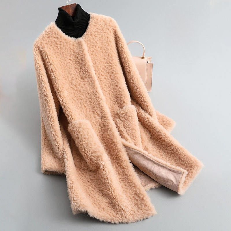 Damen Wintermantel mit fließender Silhouette aus Schaffell in Blossom Pink