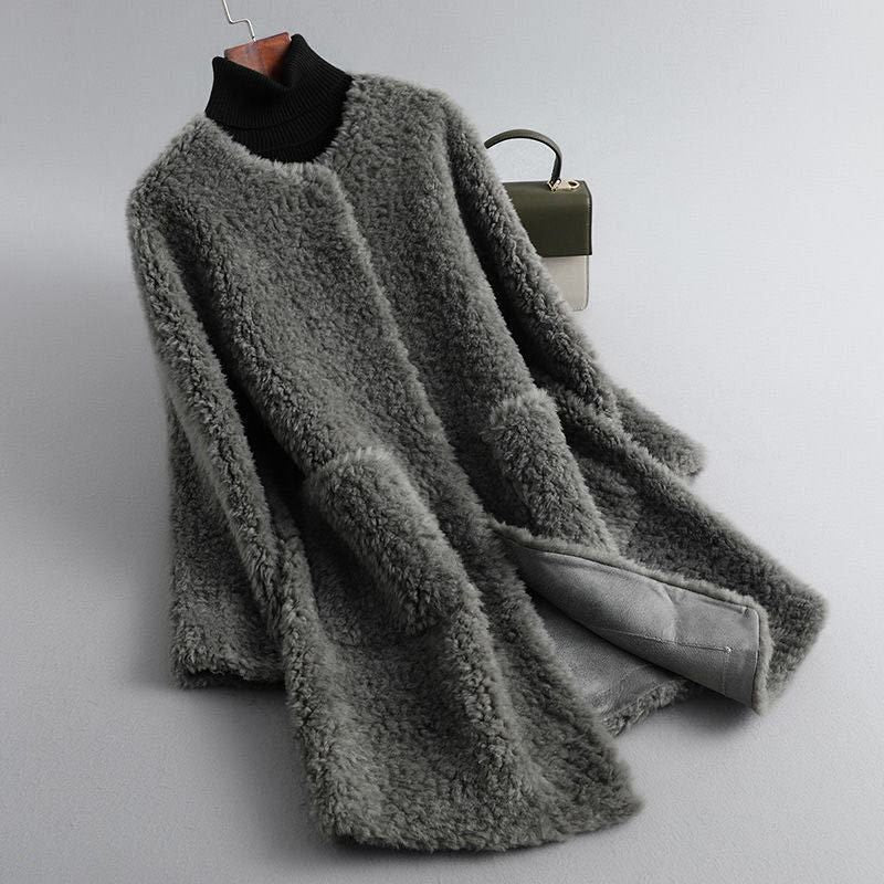 Damen Wintermantel mit fließender Silhouette aus Schaffell in Graphite Gray