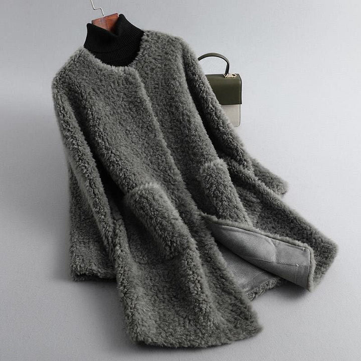 Damen Wintermantel mit fließender Silhouette aus Schaffell in Graphite Gray