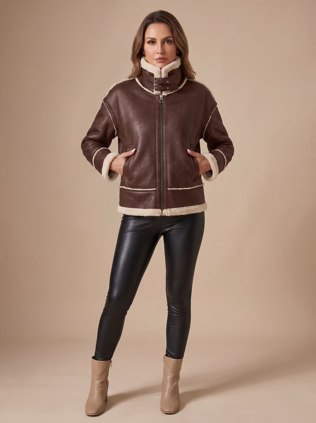 Damen Wintermantel mit Sherpa-Futter aus Kunstleder in Schwarz 4
