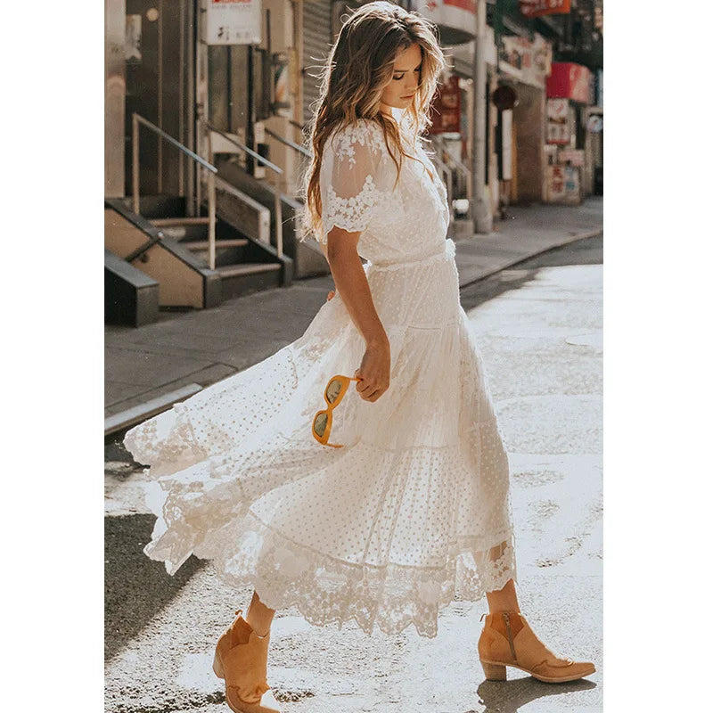 Elegantes Maxikleid mit V-Ausschnitt und (2)