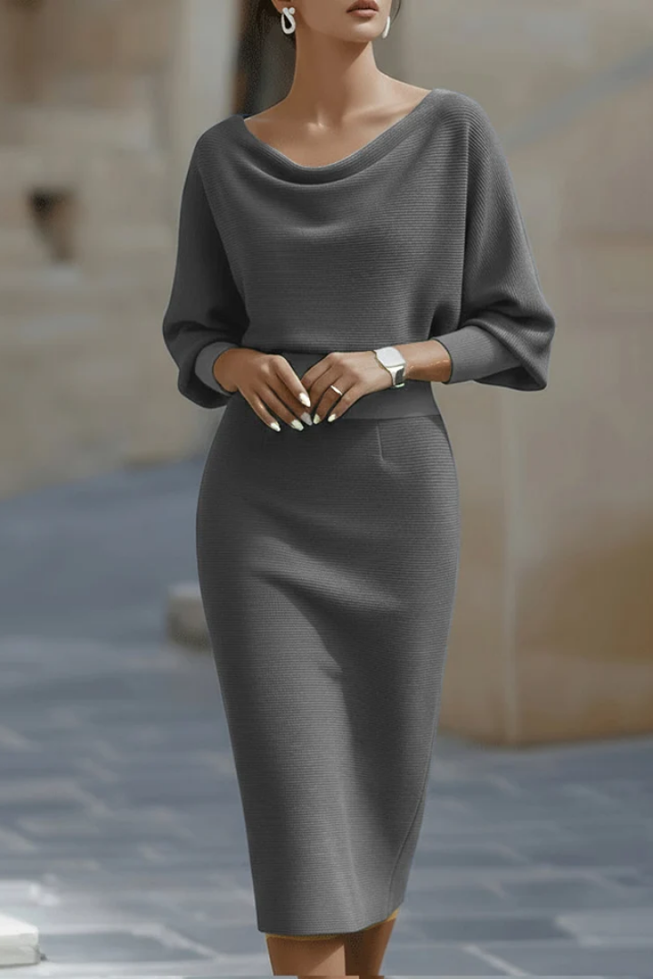 Elegantes und komfortables Damen Strickkleid Midi in Grau