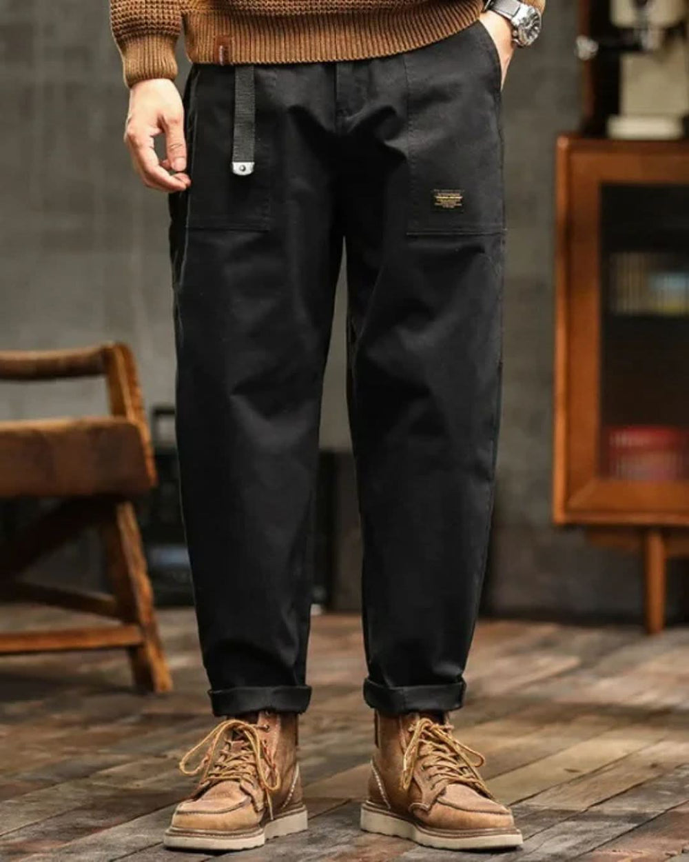 Herren Cargohose Loose Fit für Rucksack-Träger in Schwarz