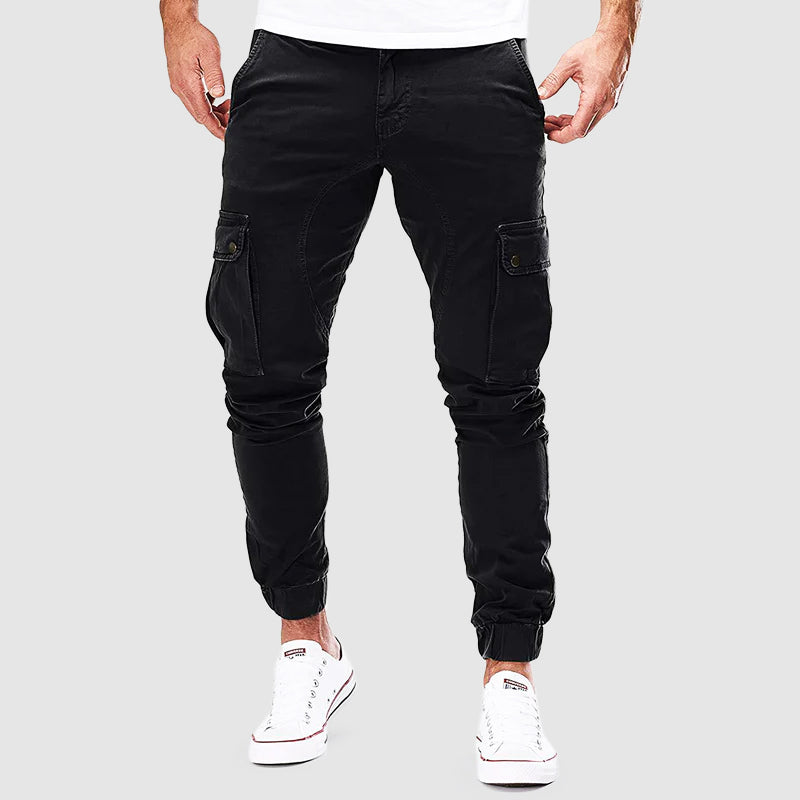 Herren Jogginghose mit praktischen Cargo-Taschen in Schwarz