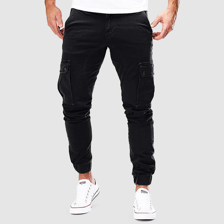 Herren Jogginghose mit praktischen Cargo-Taschen in Schwarz