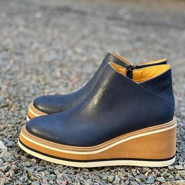 Klassische Damen Stiefeletten für den Herbst in Dunkelblau