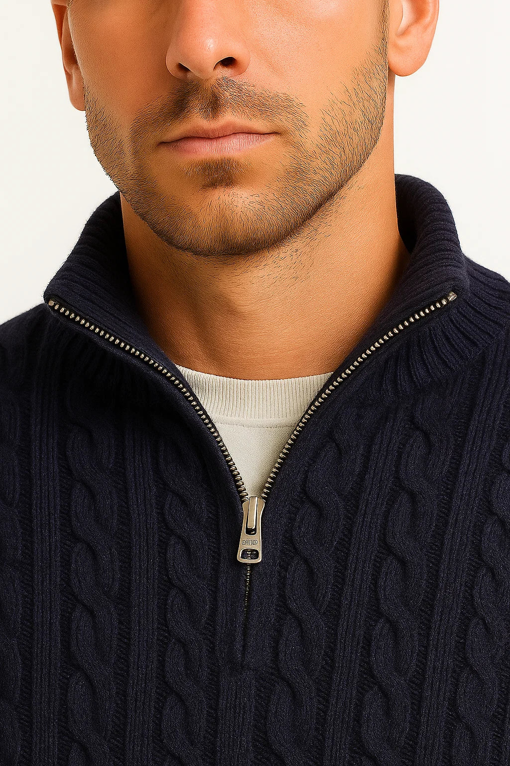 Klassischer Herren Pullover mit Zopfmuster in Schwarz 3