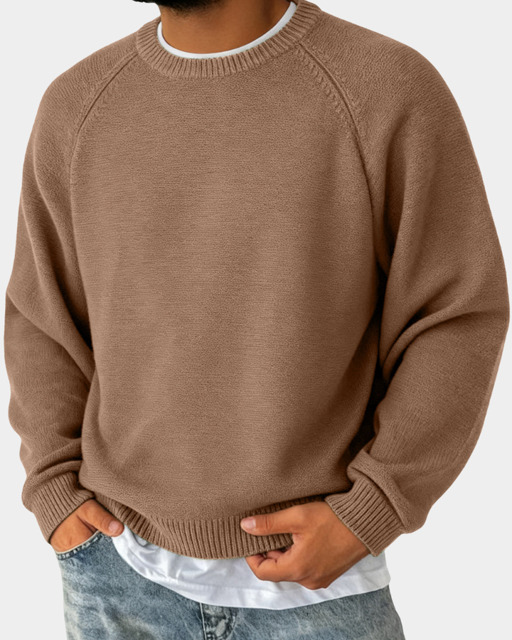 Klassischer Herrenpullover für Herbst und Lagenlook in Braun