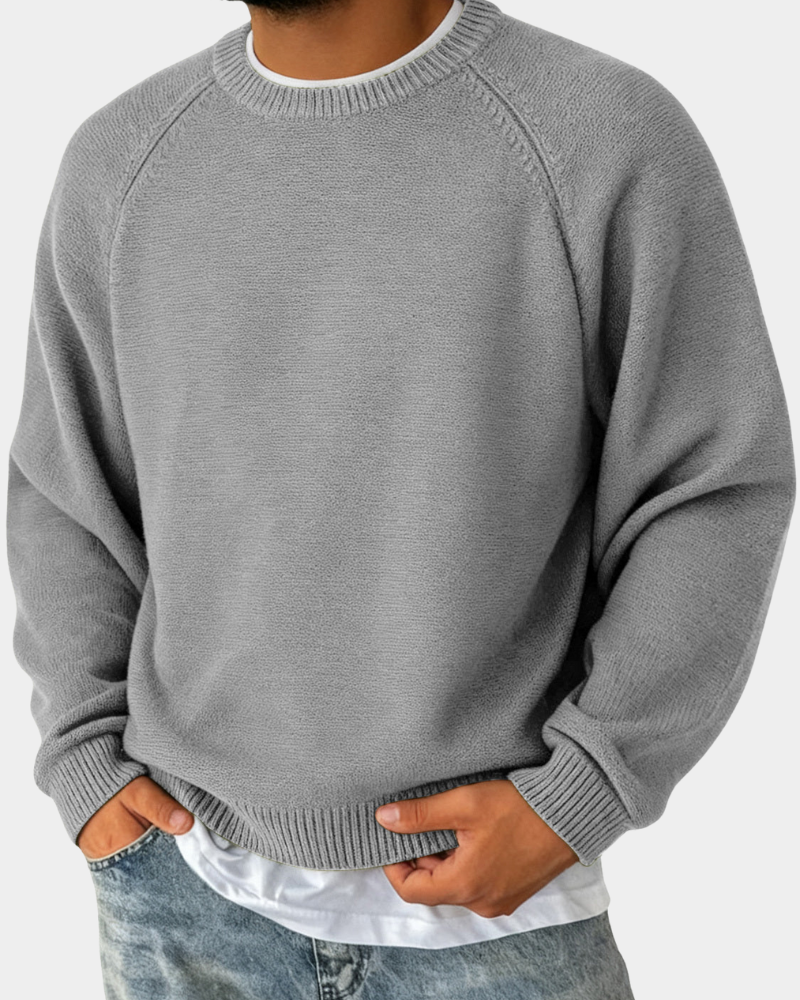 Klassischer Herrenpullover für Herbst und Lagenlook in Grau
