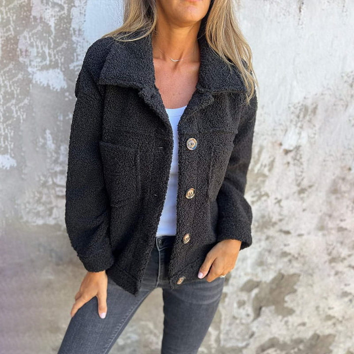Kuschelige Damen Winterjacke mit Innenfutter in Schwarz