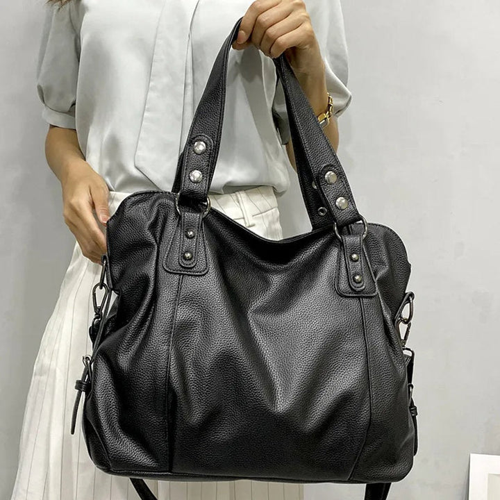 Large Black Leather-Look Studded Shoulder en Crema