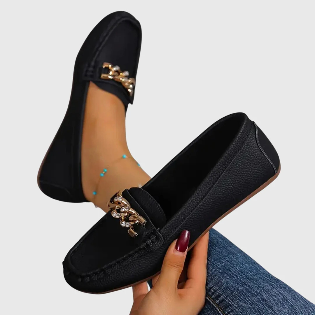 Mujer Loafer Elegante con Detalle de Cadena (4)