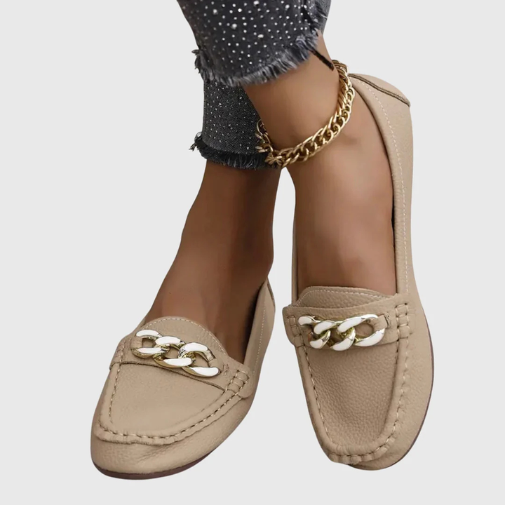 Mujer Loafer Elegante con Detalle de Cadena (6)