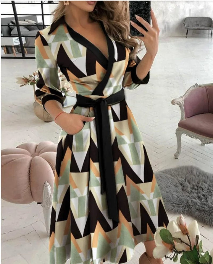 Schickes Midi-Kleid mit Gürtel en Diamantdruck