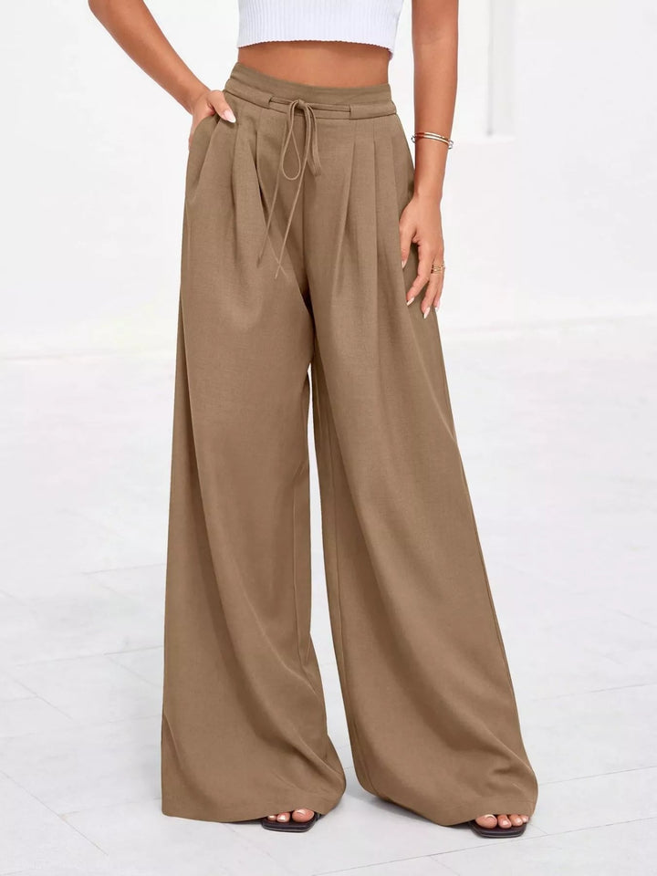 Schwarze Damenhose mit hohem Bund und Faltendetails (14)