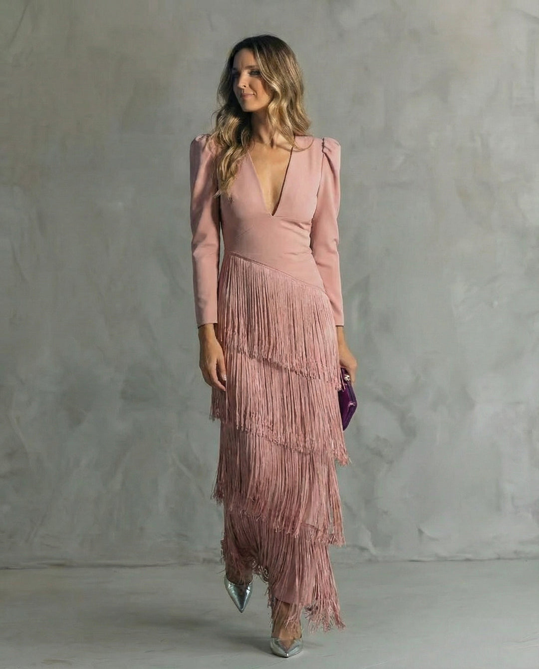Vestido de otoño midi con flecos elegantes en Rosa